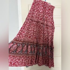Maxi skirt, size Large.